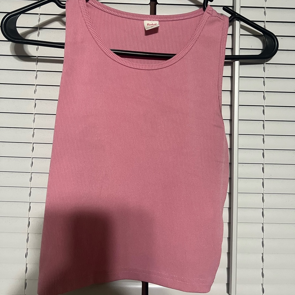 Women’s Tanktop. Size Small. Pink.